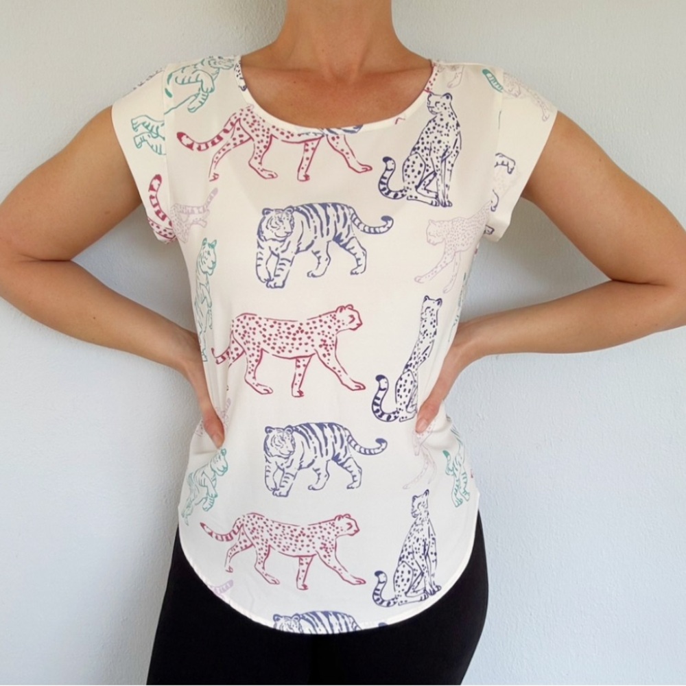 Maison d’Amélie white pastel tiger leopard cheetah print short sleeve blouse XS